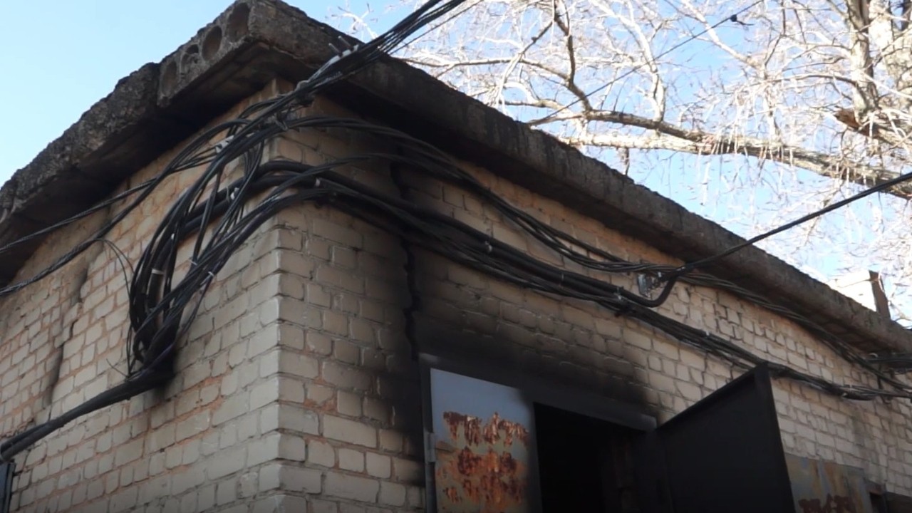 Близько вісімдесяти будинків залишилися без електропостачання у Волновасі