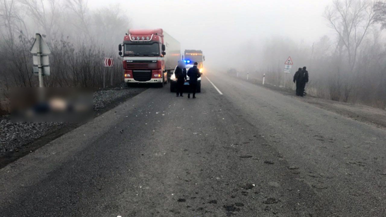 ДТП у Покровську: Легковик не помітив водія вантажівки, чоловік загинув