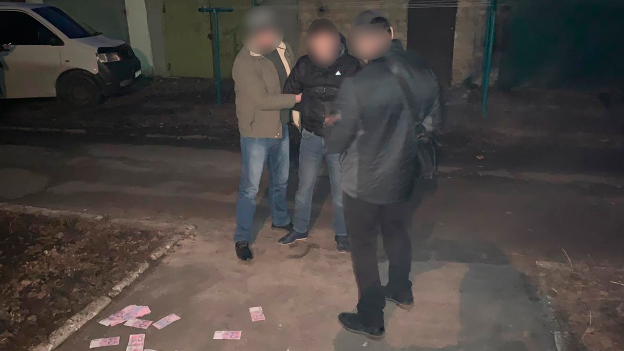 На Луганщині затримали поліціянтів, що займались збутом наркотиків та вимаганням. ФОТО